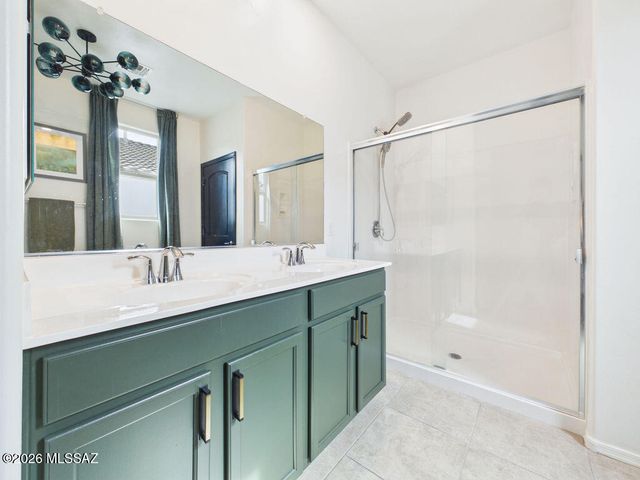 8015 N Scholes Avenue, Tucson, AZ 85741