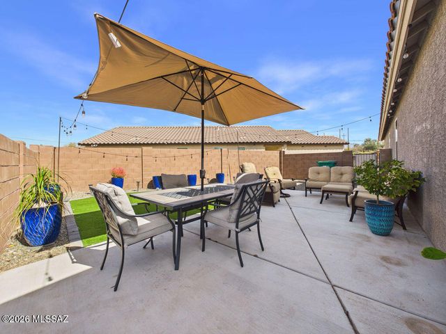 8015 N Scholes Avenue, Tucson, AZ 85741