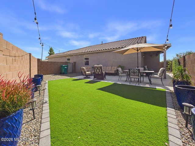 8015 N Scholes Avenue, Tucson, AZ 85741