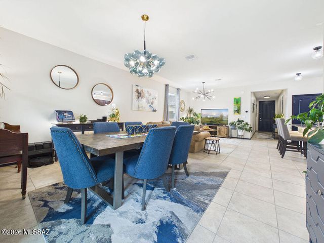 8015 N Scholes Avenue, Tucson, AZ 85741