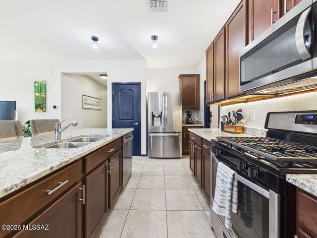 8015 N Scholes Avenue, Tucson, AZ 85741
