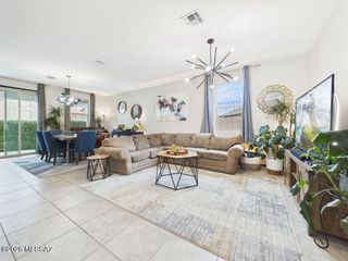 8015 N Scholes Avenue, Tucson, AZ 85741