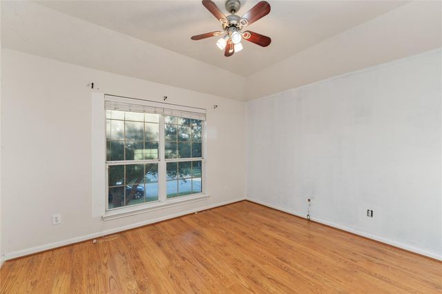 1520 Allison Street, Alvin, TX 77511