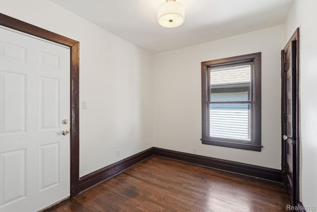 1807 Seyburn Street, Detroit, MI 48214