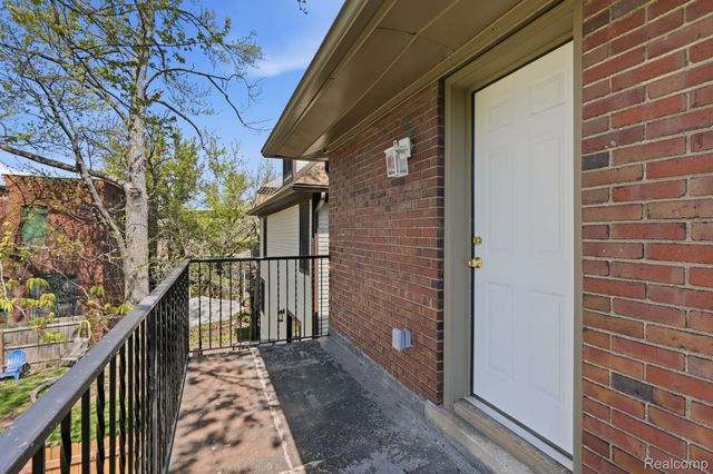 1807 Seyburn Street, Detroit, MI 48214