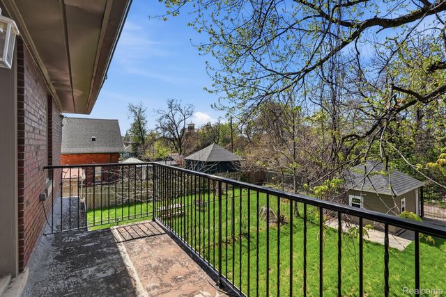 1807 Seyburn Street, Detroit, MI 48214