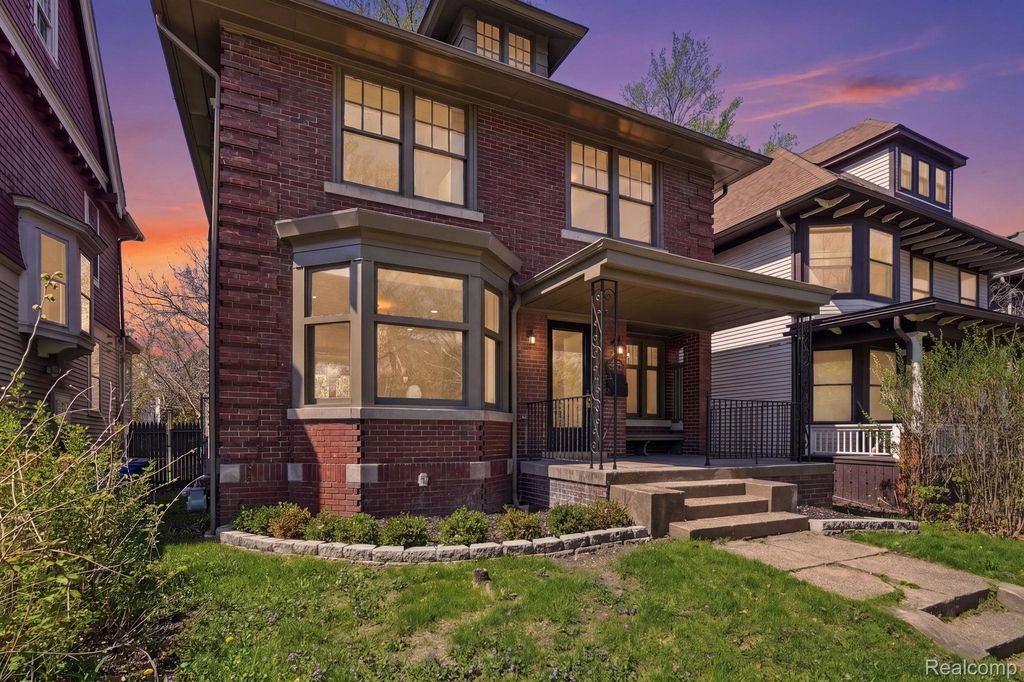 1807 Seyburn Street, Detroit, MI 48214