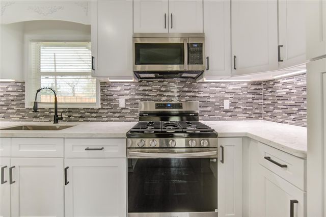 6027 Kenilwood Drive, Houston, TX 77033