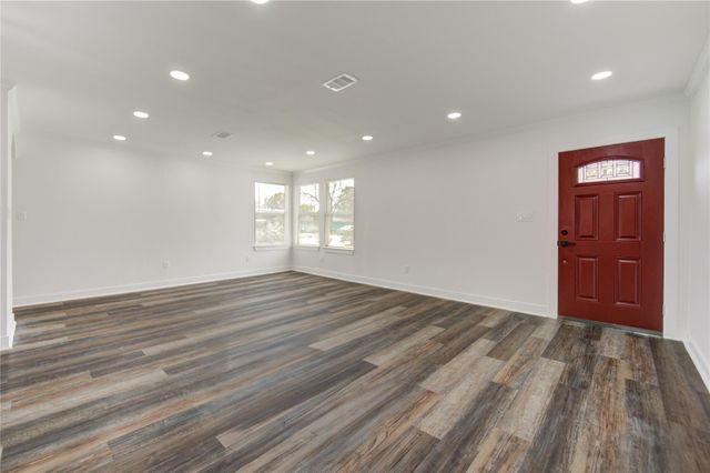 6027 Kenilwood Drive, Houston, TX 77033