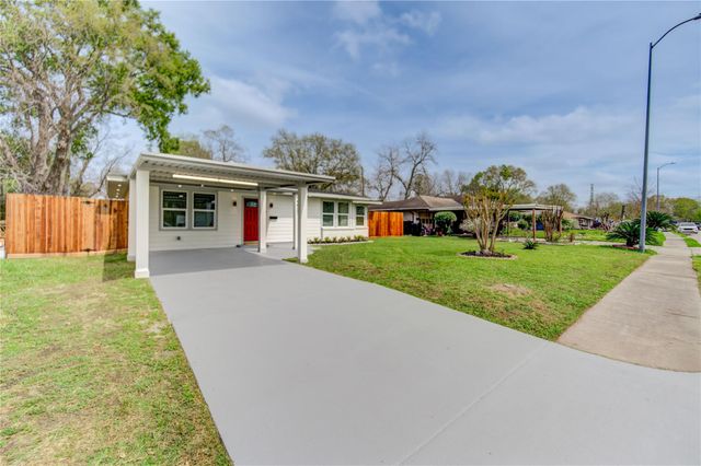 6027 Kenilwood Drive, Houston, TX 77033