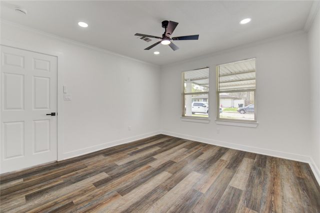 6027 Kenilwood Drive, Houston, TX 77033