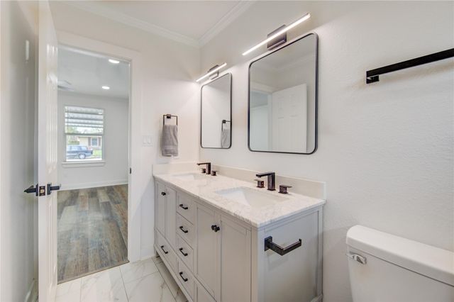 6027 Kenilwood Drive, Houston, TX 77033