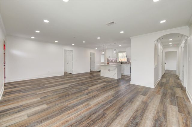 6027 Kenilwood Drive, Houston, TX 77033