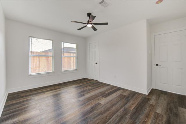 6027 Kenilwood Drive, Houston, TX 77033