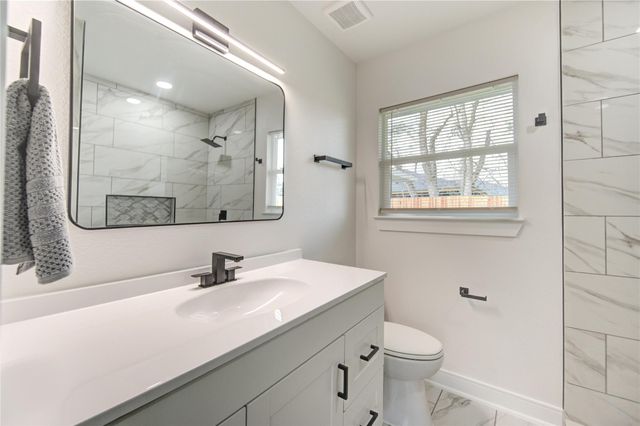 6027 Kenilwood Drive, Houston, TX 77033