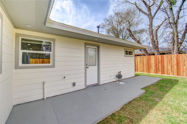 6027 Kenilwood Drive, Houston, TX 77033