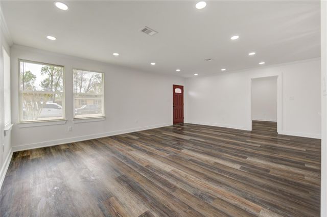 6027 Kenilwood Drive, Houston, TX 77033