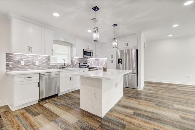 6027 Kenilwood Drive, Houston, TX 77033