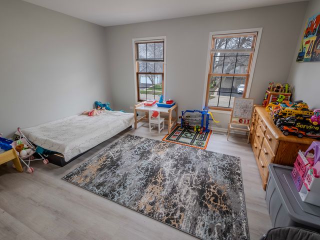 1060 Elma Avenue, Elgin, IL 60120