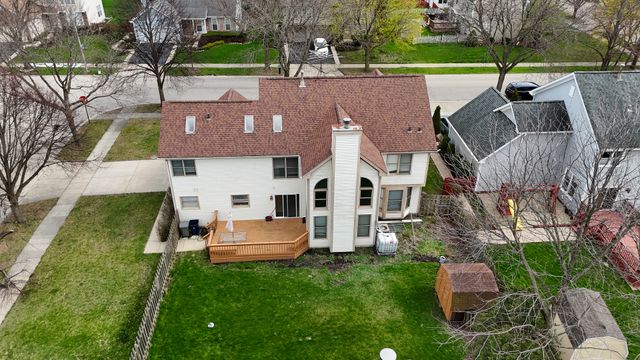 1060 Elma Avenue, Elgin, IL 60120