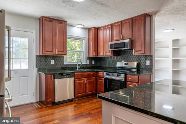 7 CARTER LN, Stafford, VA 22556