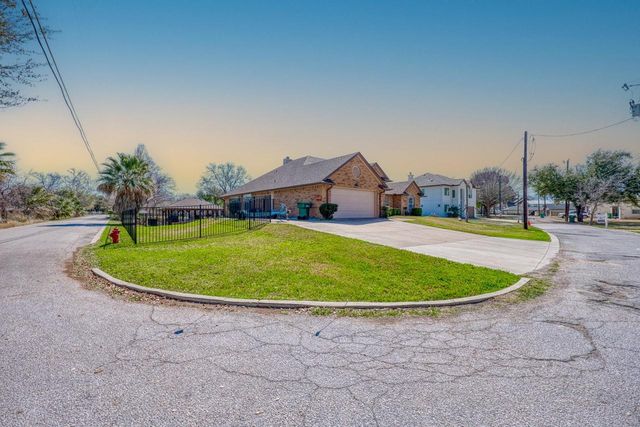 1101 Impala DR, Granite Shoals, TX 78654