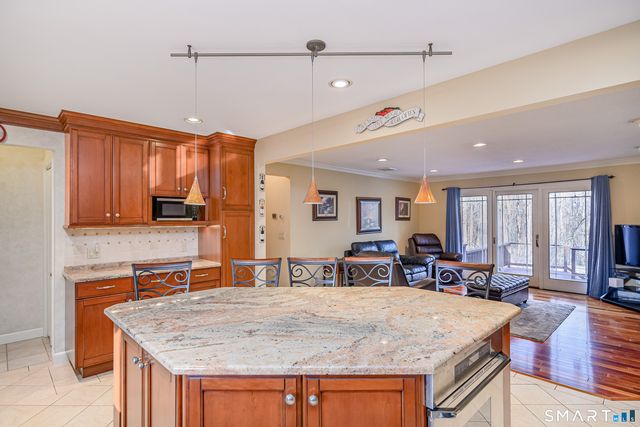 18 Jewel Lane, New Fairfield, CT 06812