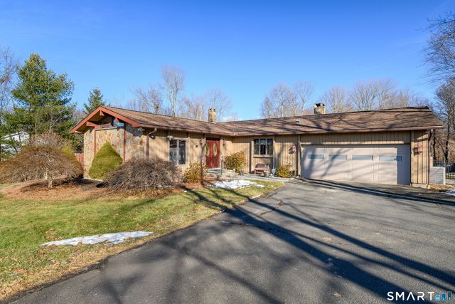 18 Jewel Lane, New Fairfield, CT 06812