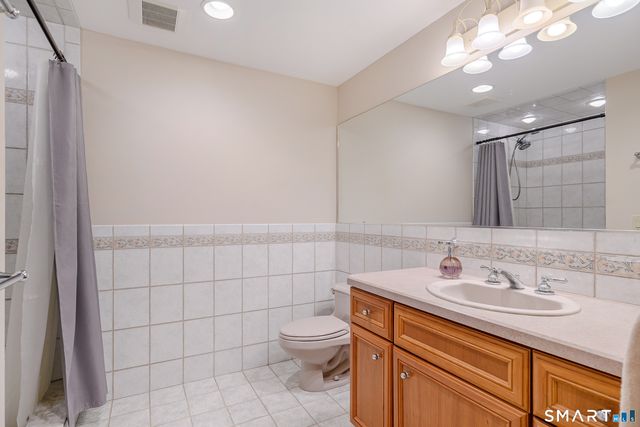 18 Jewel Lane, New Fairfield, CT 06812