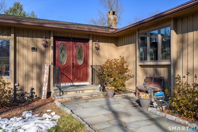 18 Jewel Lane, New Fairfield, CT 06812