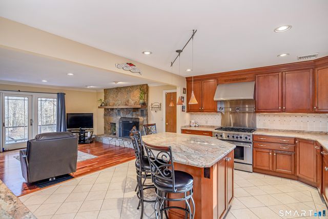 18 Jewel Lane, New Fairfield, CT 06812