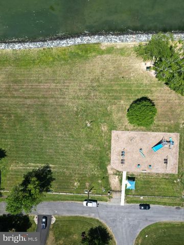 323 CHENOWITH DR, Stevensville, MD 21666