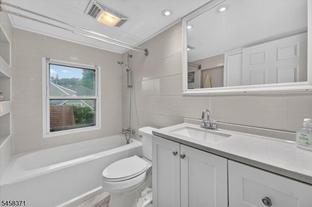 2101 Summit Ter, Linden City, NJ 07036