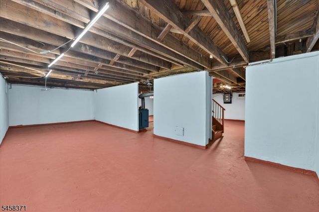 2101 Summit Ter, Linden City, NJ 07036