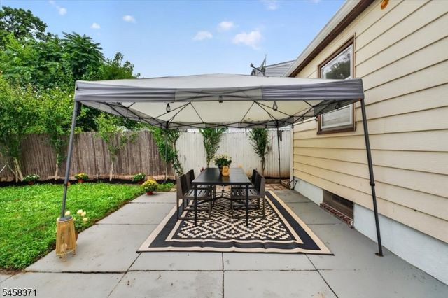 2101 Summit Ter, Linden City, NJ 07036