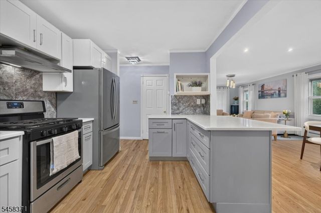 2101 Summit Ter, Linden City, NJ 07036
