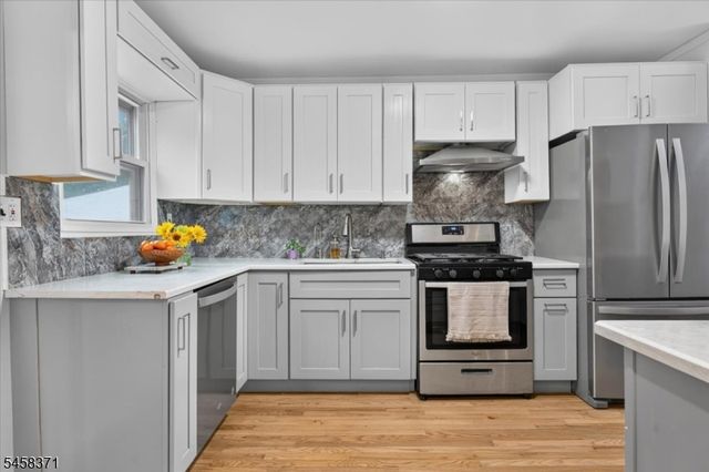 2101 Summit Ter, Linden City, NJ 07036