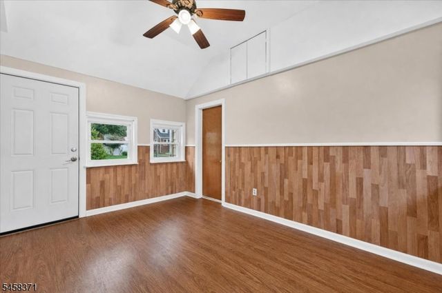 2101 Summit Ter, Linden City, NJ 07036