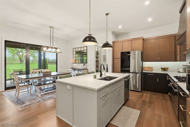 2082 Lanterman Circle, Hinckley, OH 44233