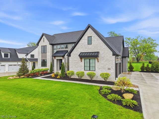 2082 Lanterman Circle, Hinckley, OH 44233