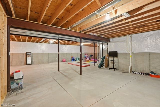 2082 Lanterman Circle, Hinckley, OH 44233