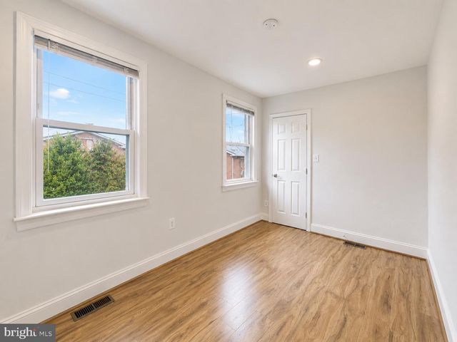 2851 ROBINSON PL SE, Washington, DC 20020