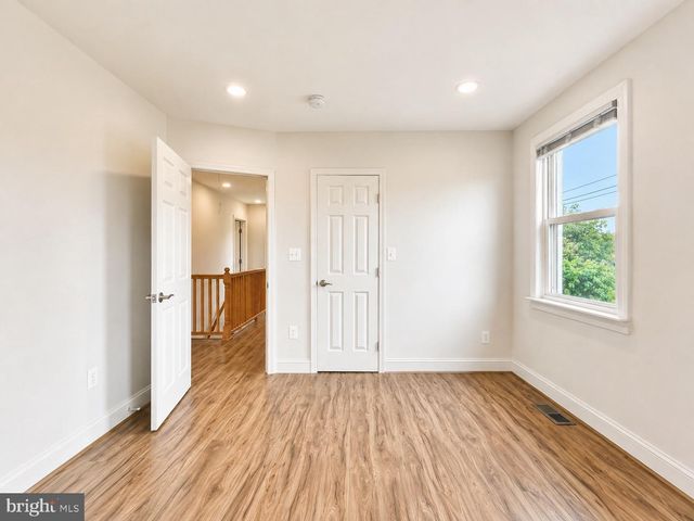 2851 ROBINSON PL SE, Washington, DC 20020