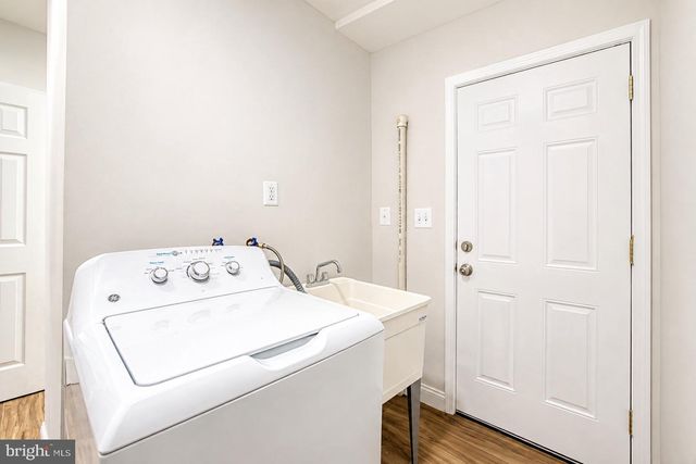 2851 ROBINSON PL SE, Washington, DC 20020