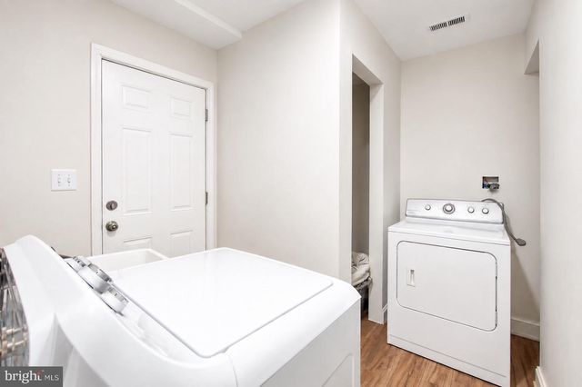 2851 ROBINSON PL SE, Washington, DC 20020