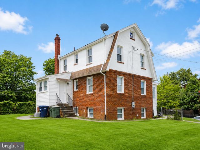 2851 ROBINSON PL SE, Washington, DC 20020