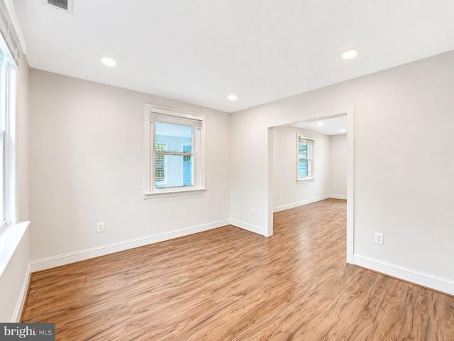 2851 ROBINSON PL SE, Washington, DC 20020