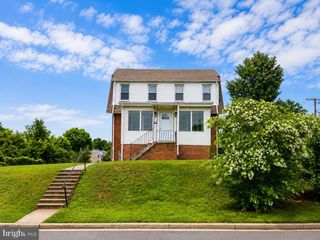 2851 ROBINSON PL SE, Washington, DC 20020