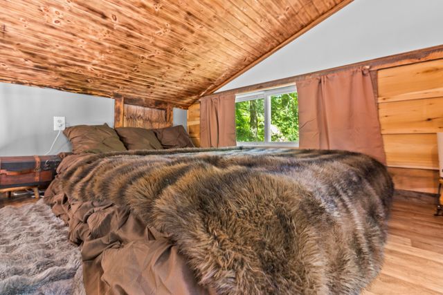 76 High Falls Creek Drive, Campton, KY 41301