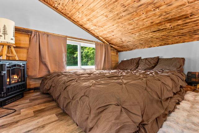 76 High Falls Creek Drive, Campton, KY 41301